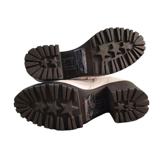 Forever 21 White Faux Leather Buckle Chunky Platform Ankle Boots Size 8 - Picture 10 of 14